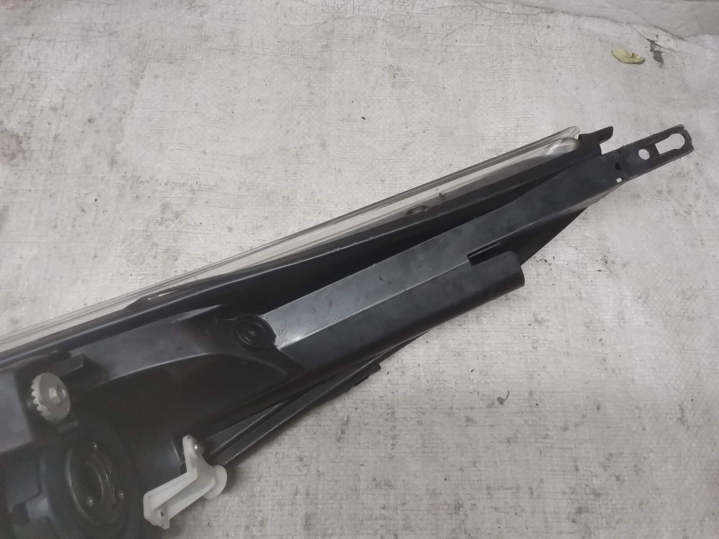 TOYOTA CHR PASSENGERS SIDE N/S LH HEADLIGHT 81160-F4011-00 2016-2020 toch8