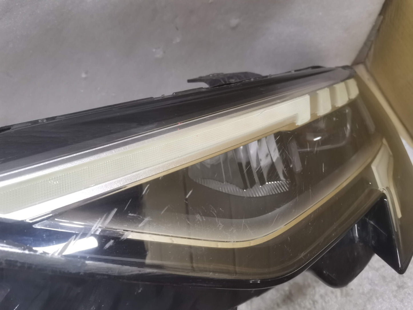 AUDI A3 S3  2020-2023 PASSENGER SIDE LED HEADLIGHT 8Y0941033A au135