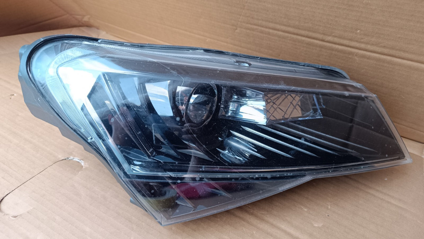 Skoda Superb 2015+ Xenon LED Driver Side Right O/S Headlight 3v2941016a sksp99