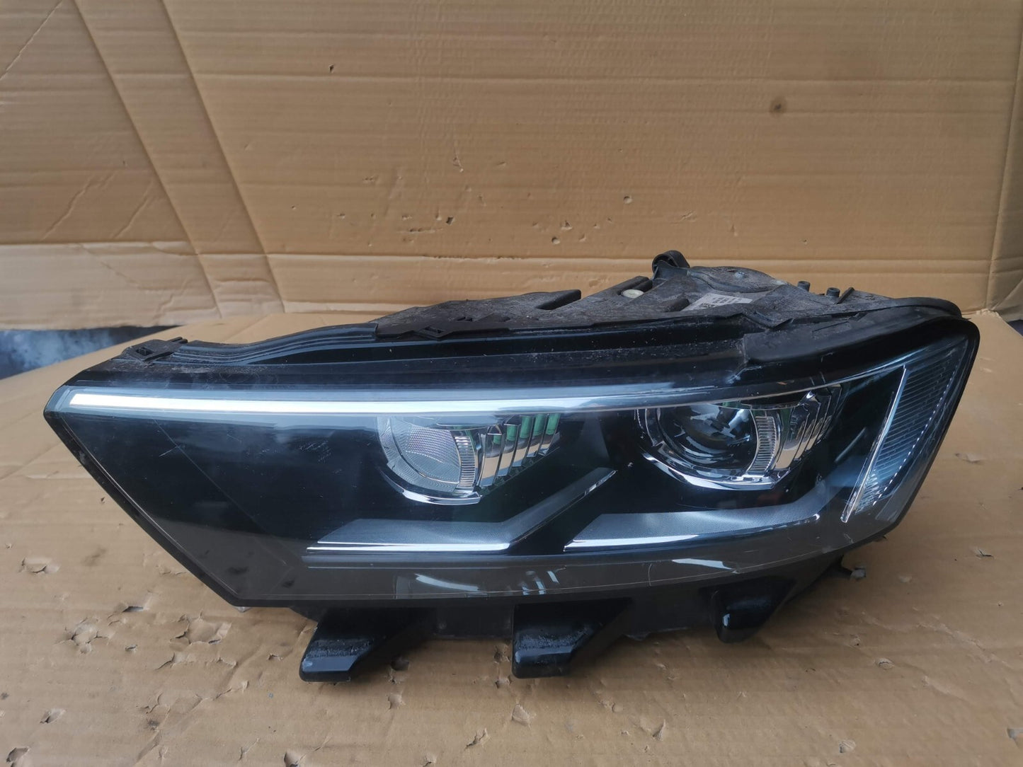 VOLKSWAGEN T- ROC 2020 PASSENGERSIDE LED XENON HEADLIGHT 2GA941035J vwtr110