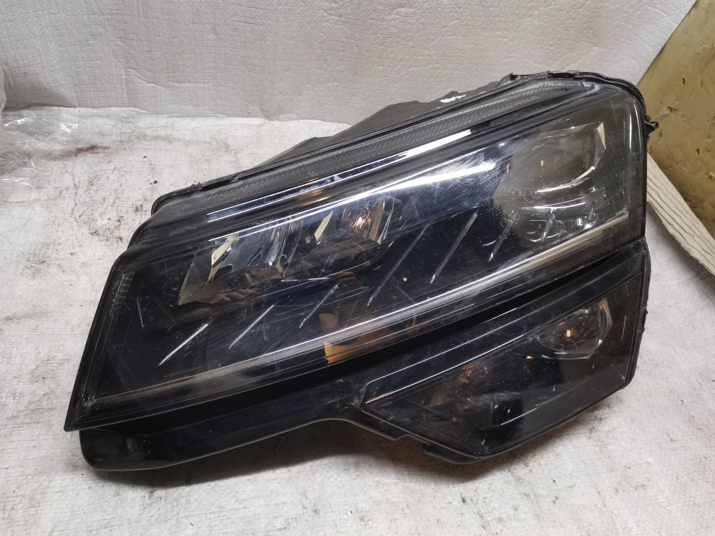 SKODA KAROQ Front Left Headlight 57C941015C skkq36