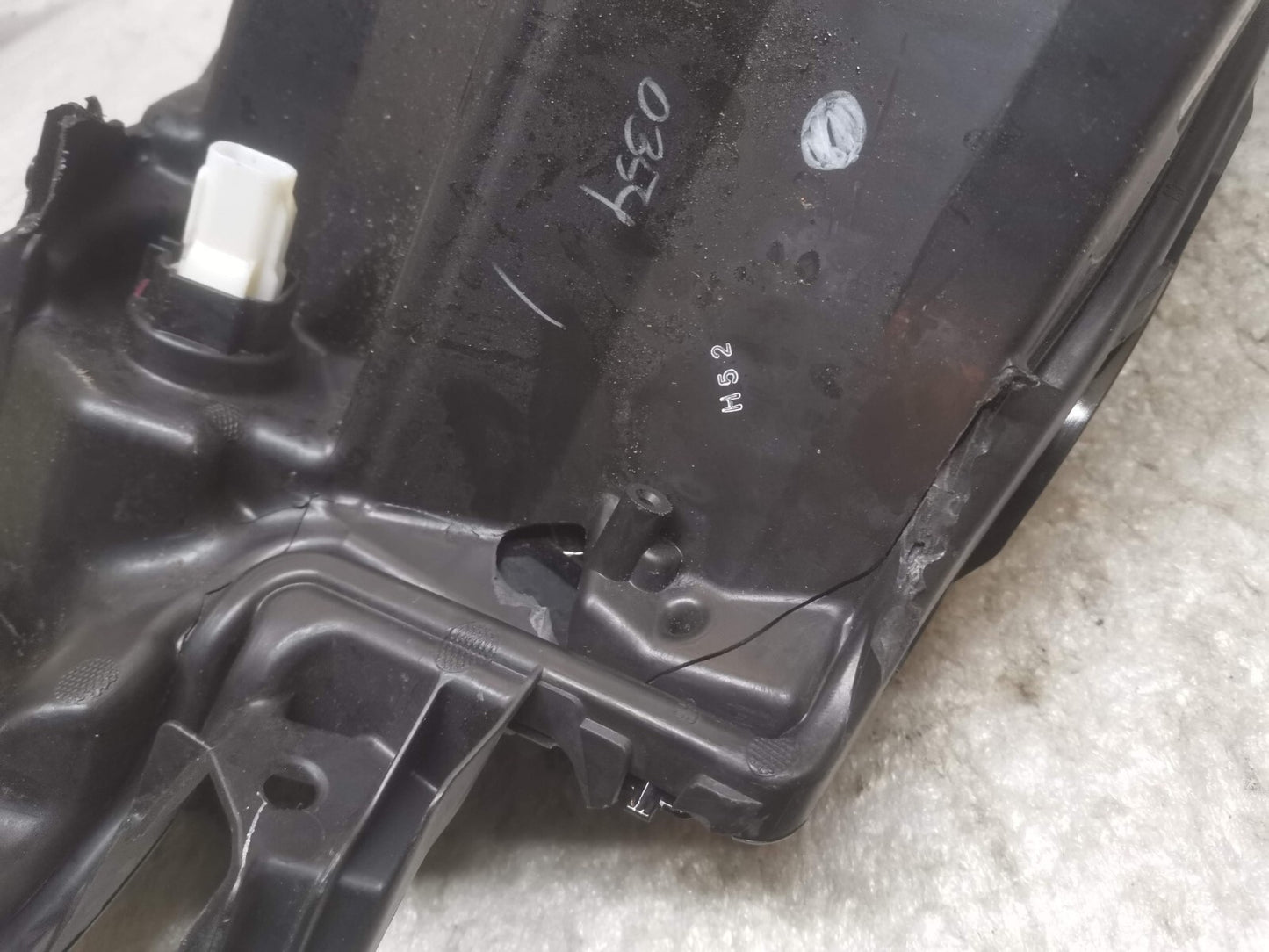 TOYOTA AYGO X Passenger Left HEADLIGHT 2021 2022 2023 GENUINE toay23