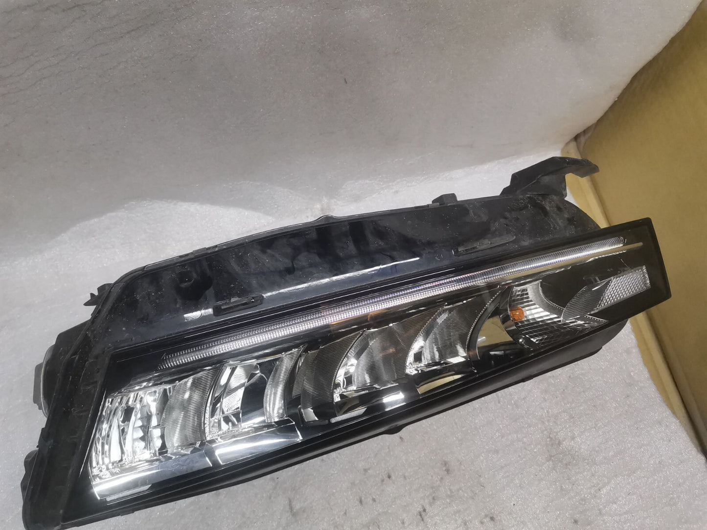 Skoda Octavia 2020 Led Headlight Passenger Side Genuine Oem 5e8941015 skoc54