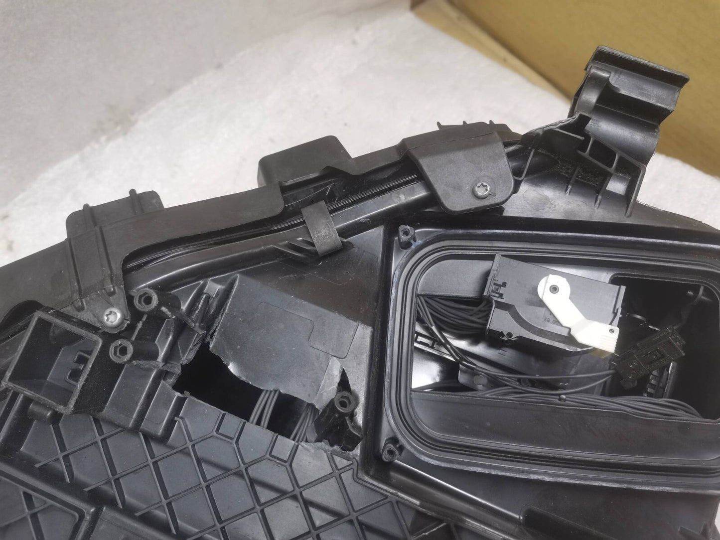 MERCEDES BENZ GLA 2017 -2020 LED PASSENGERSIDE HEADLIGHT A1569067100 m15650