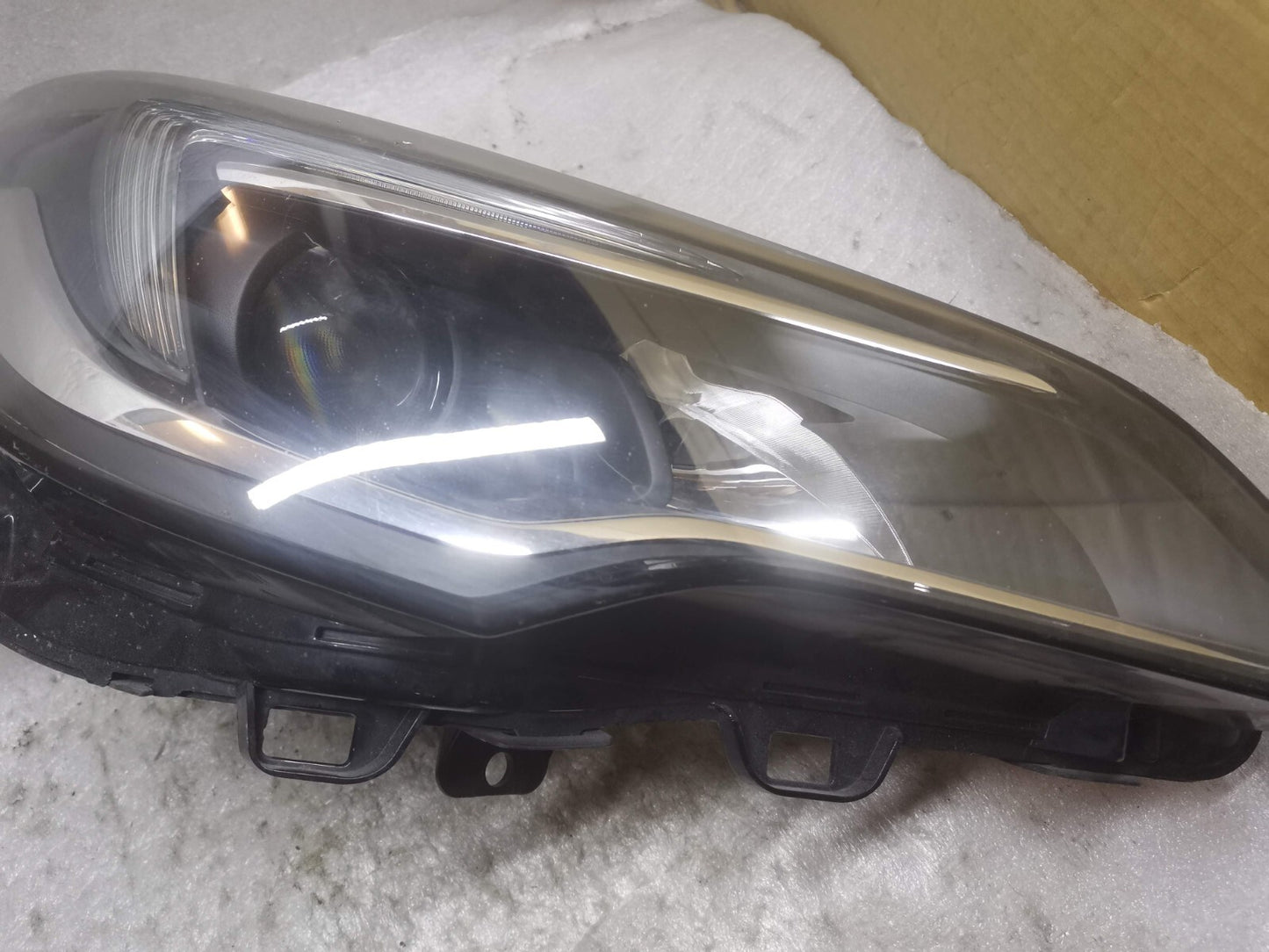 VAUXHALL ASTRA K MK5 2015-2020 DRIVERS SIDE HEADLIGHT 13401144 vxak64