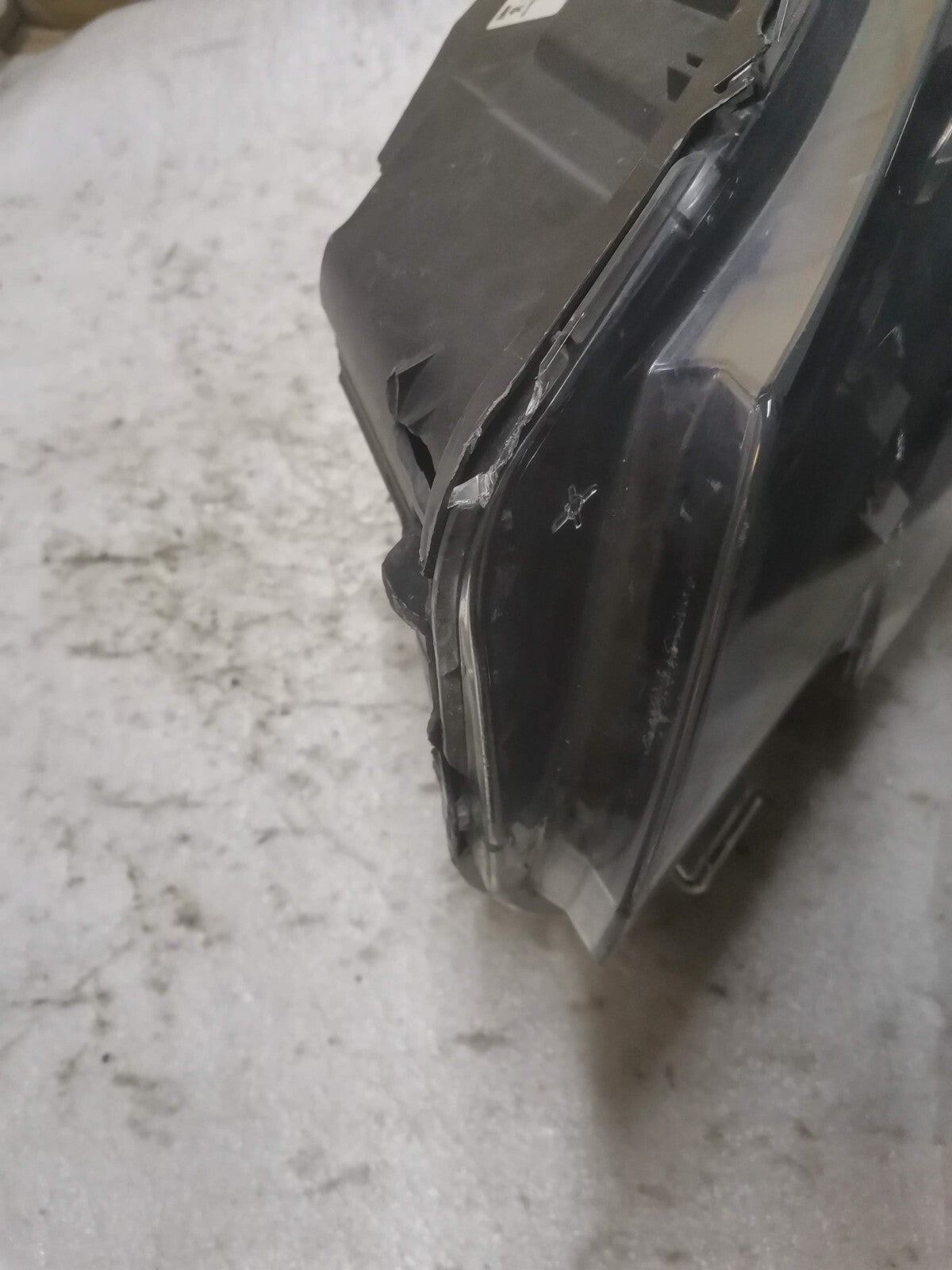 PEUGEOT RIFTER 2019 on NEARSIDE PASSENGER HEADLIGHT 9816826680 psa60