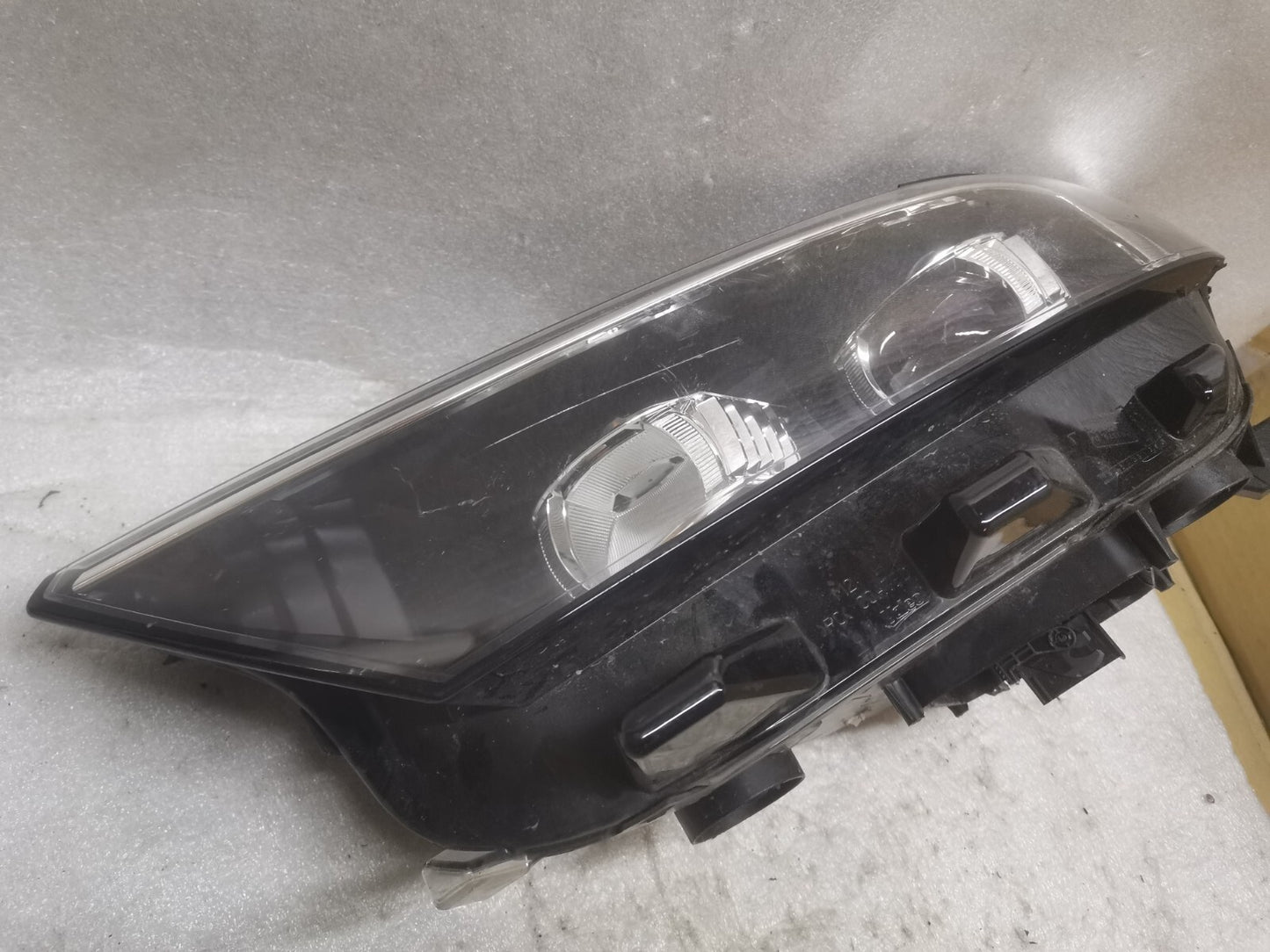 VOLKSWAGEN T-ROC R LINE N/S PASSENGER SIDE FULL LED HEADLIGHT  2GA941035Q vw130
