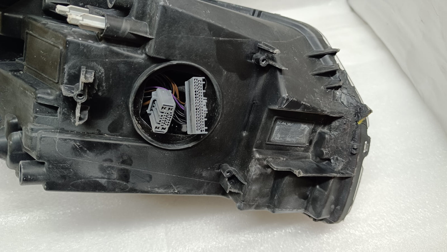 VOLVO XC40 2019 FRONT RIGHT DRIVER HEADLIGHT 32133576 OSF