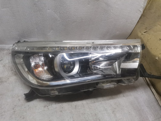 TOYOTA HILUX 2015-2019 DRIVER SIDE RIGHT FULL LED XENON HEADLIGHT GENUINE tohi10