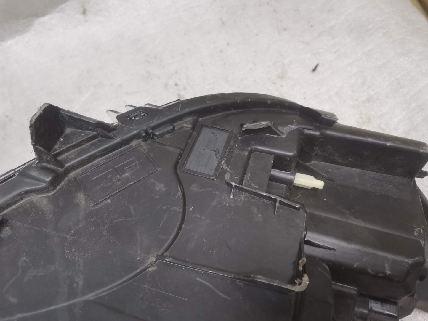 PEUGEOT 208 2021 MK2 PASSENGER SIDE HEADLIGHT 9833036280 PSA30