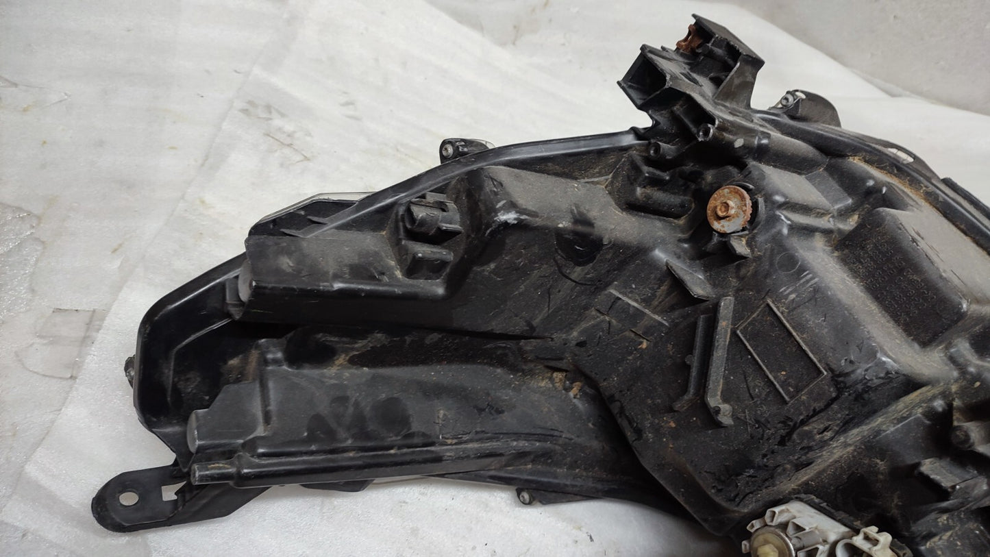 GENUINE TOYOTA HILUX HEADLIGHT DRIVERS RIGHT MK8 2022 81150-YP141 to50