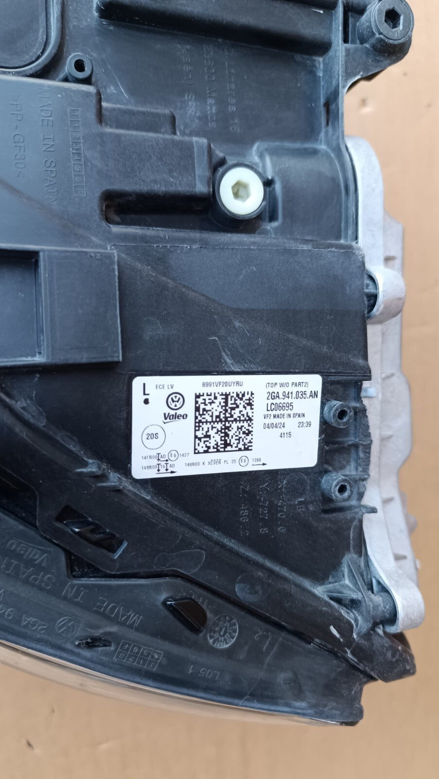 VOLKSWAGEN T-ROC 2017 PASSENGERSIDE HEADLIGHT P/N 2GA941035AN vw184