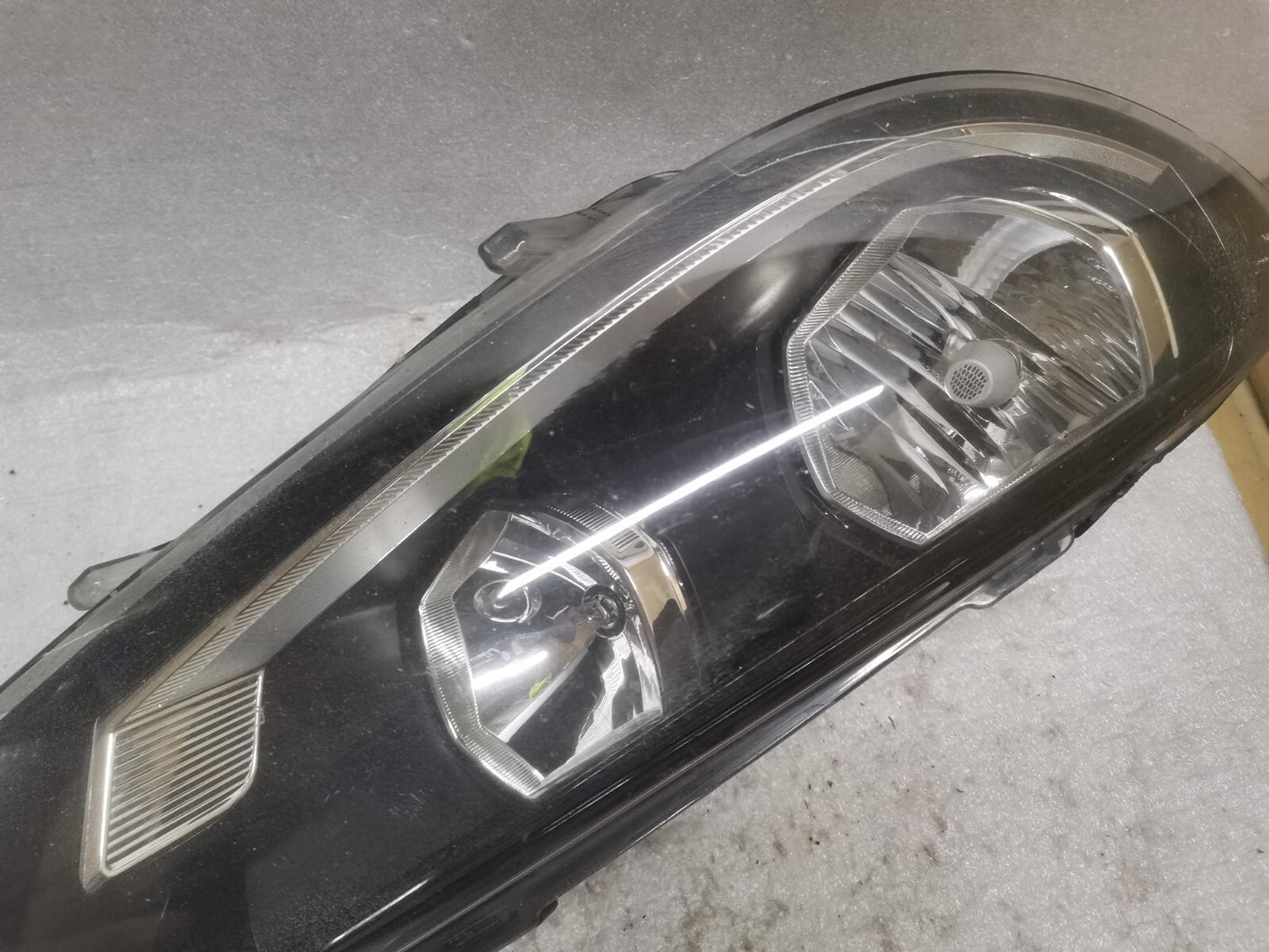 VOLKSWAGEN SCIROCCO O/S Drivers Right Front Headlight Headlamp 1K8941006R vw125
