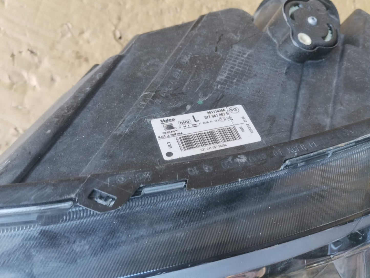 SEAT ATECA 2016-2024 GENUINE LED PASSENGER SIDE HEADLIGHT  577941007F seat63