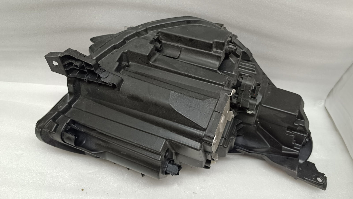 RENAULT CAPTURE HEADLAMP LEFT. PURE LED MK5 2019-2023 PASSENGER 260608134R  re69