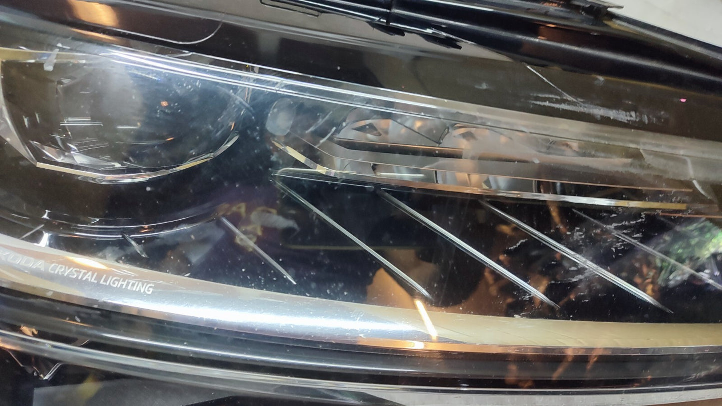 SKODA SUPERB MK3 FACELIFT CRYSTAL LED HEADLIGHT 2018-21 DRIVER O/S 3V2941016D 90