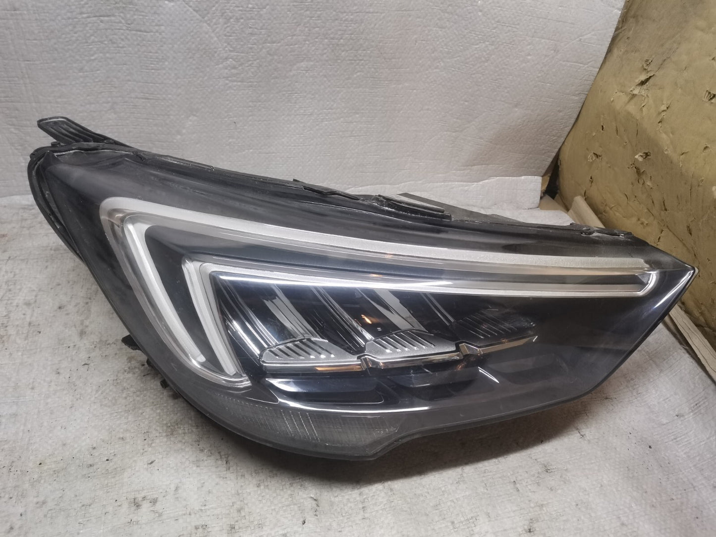 VAUXHALL CROSSLAND 2017-2021 DRIVER SIDE LED HEADLIGHT 39153541 vxcr29r