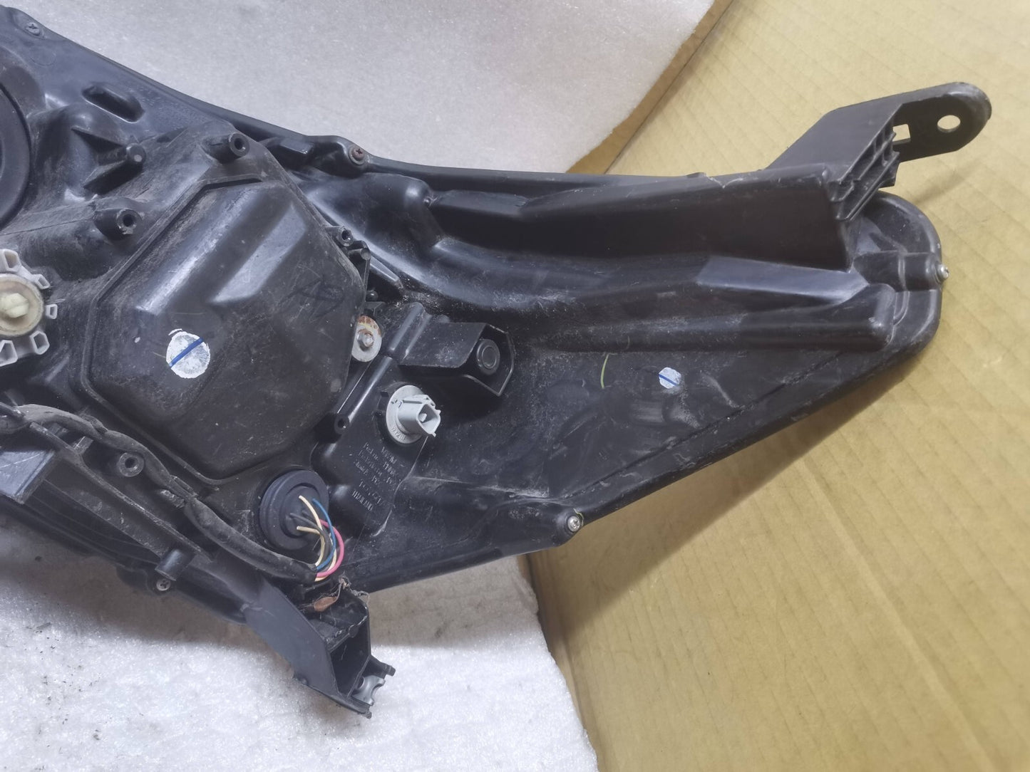 TOYOTA HILUX 2015-2019 DRIVER SIDE RIGHT FULL LED XENON HEADLIGHT GENUINE tohi19