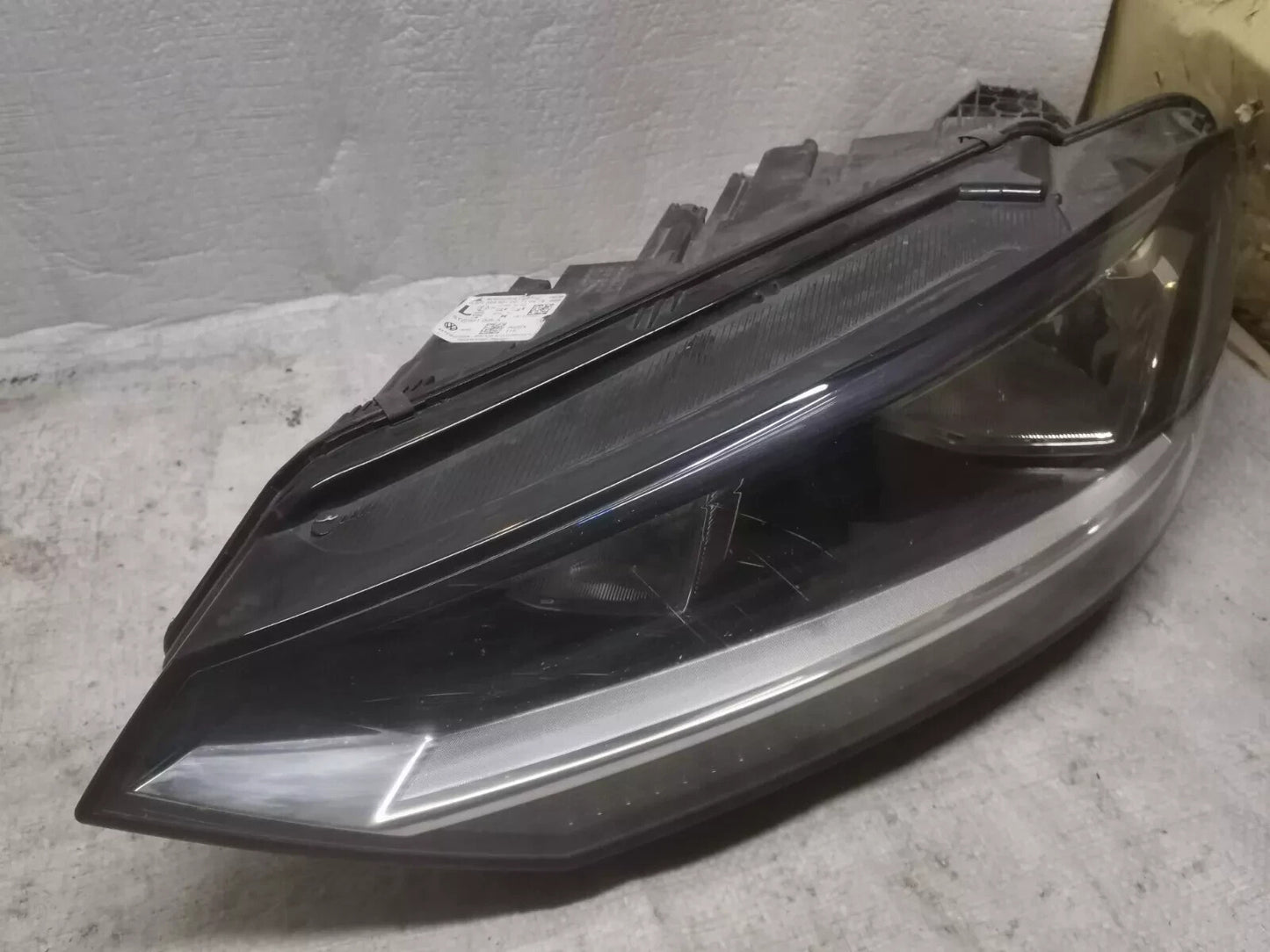 Volkswagen VW Touran Halogen Headlight Light Lamp 2016- N/S 5TC941005A vw153