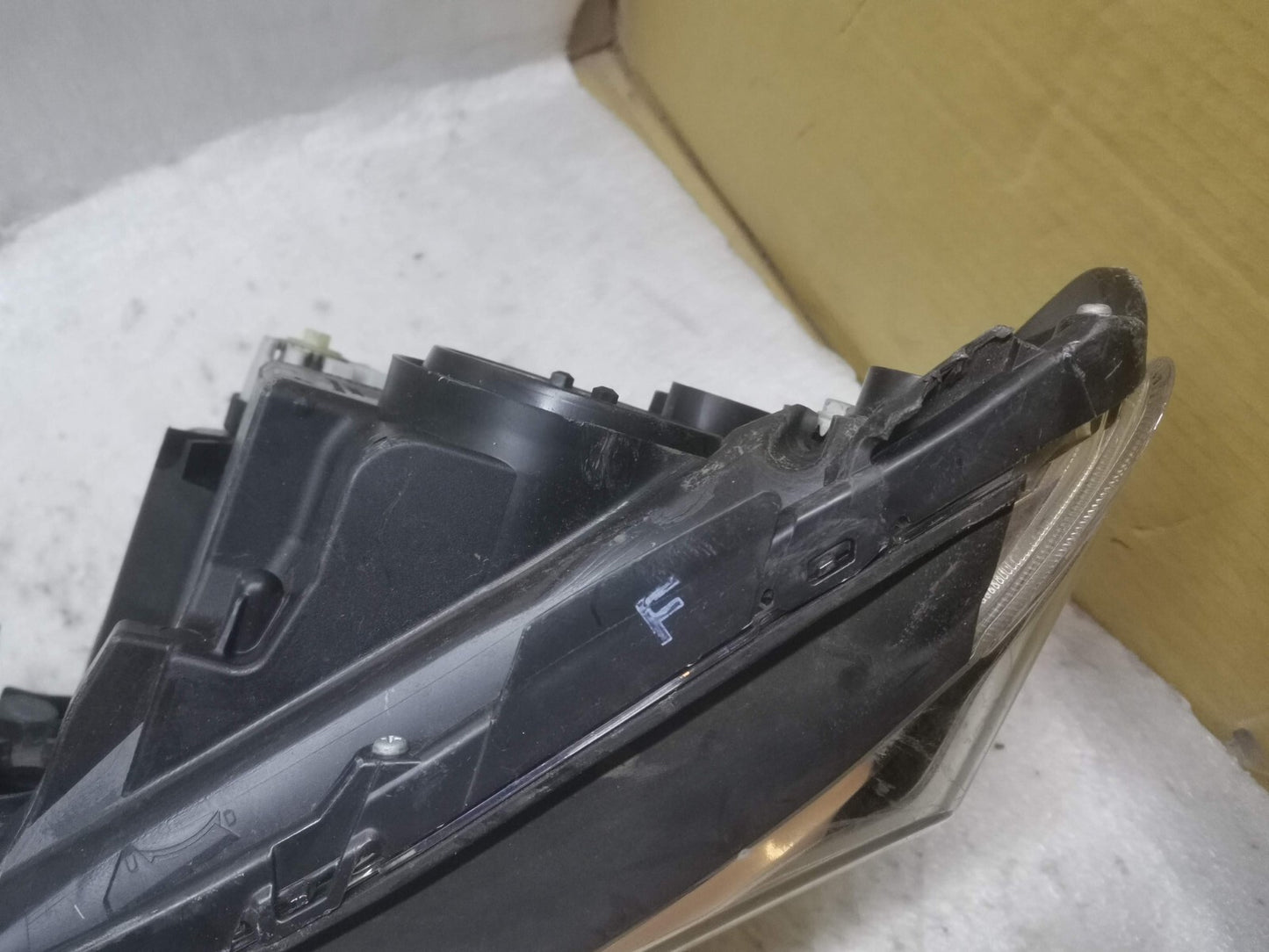 TOYOTA RAV4 (XA40) 15-19 PASSENGER SIDE HEADLIGHT left  tor420