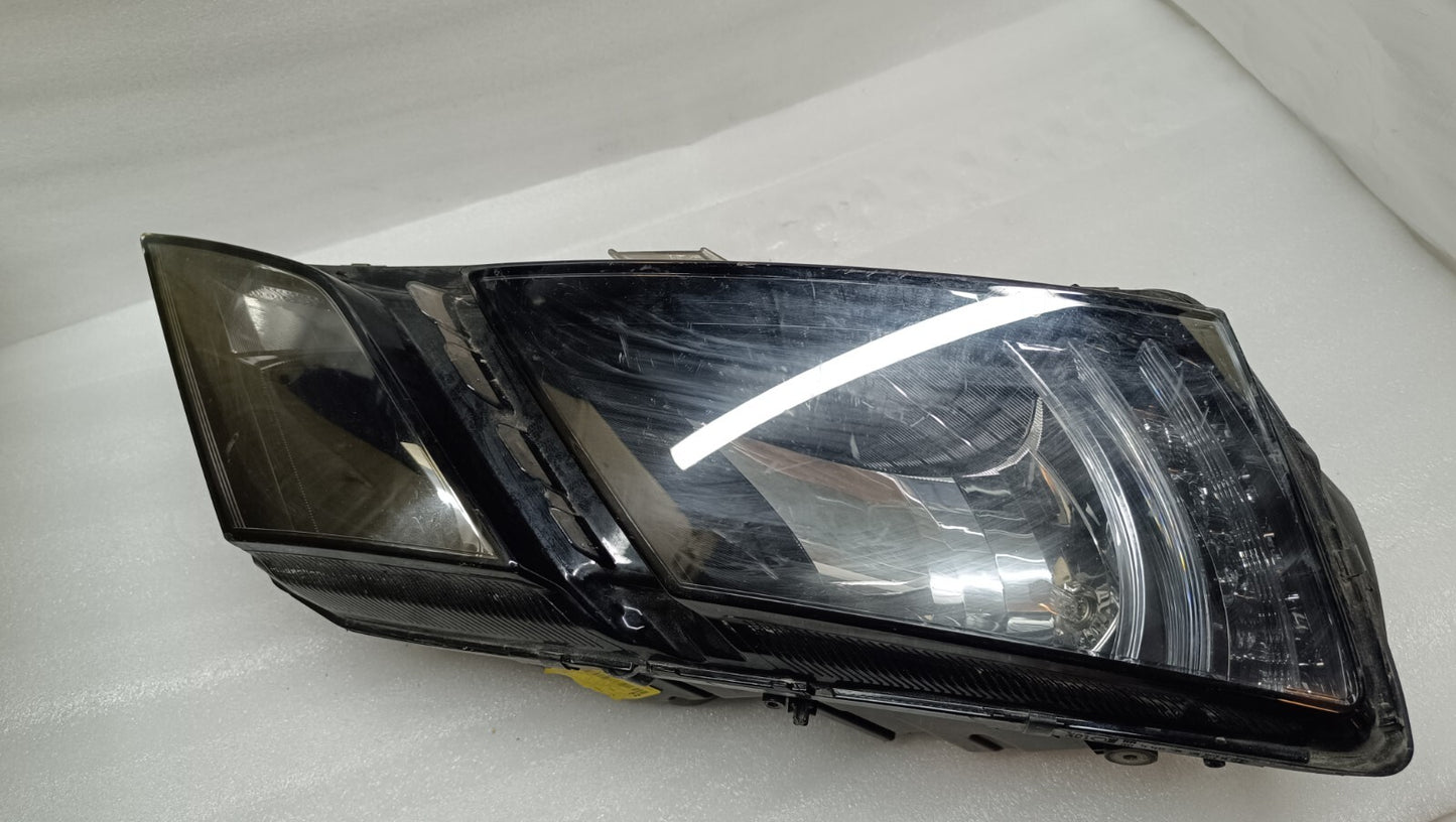 Skoda Octavia Right Driver O/S Halogen Headlight Headlamp 5e2941016c Mk3 SK106