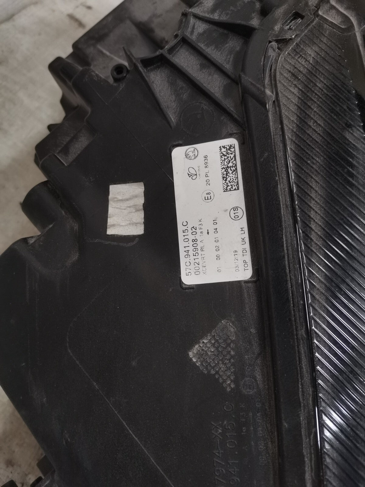 SKODA KAROQ Front Left Headlight 57C941015C skkq36