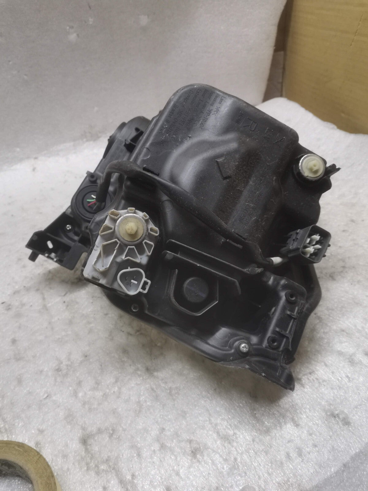 SUZUKI IGNIS FRONT RIGHT HEADLAMP suig7