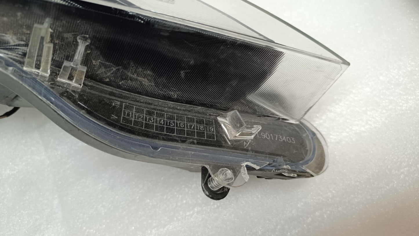 NISSAN JUKE F16 DRIVER RIGHT O/S SIDE LED HEADLIGHT DRL UPPER 26120 6PA0A 69