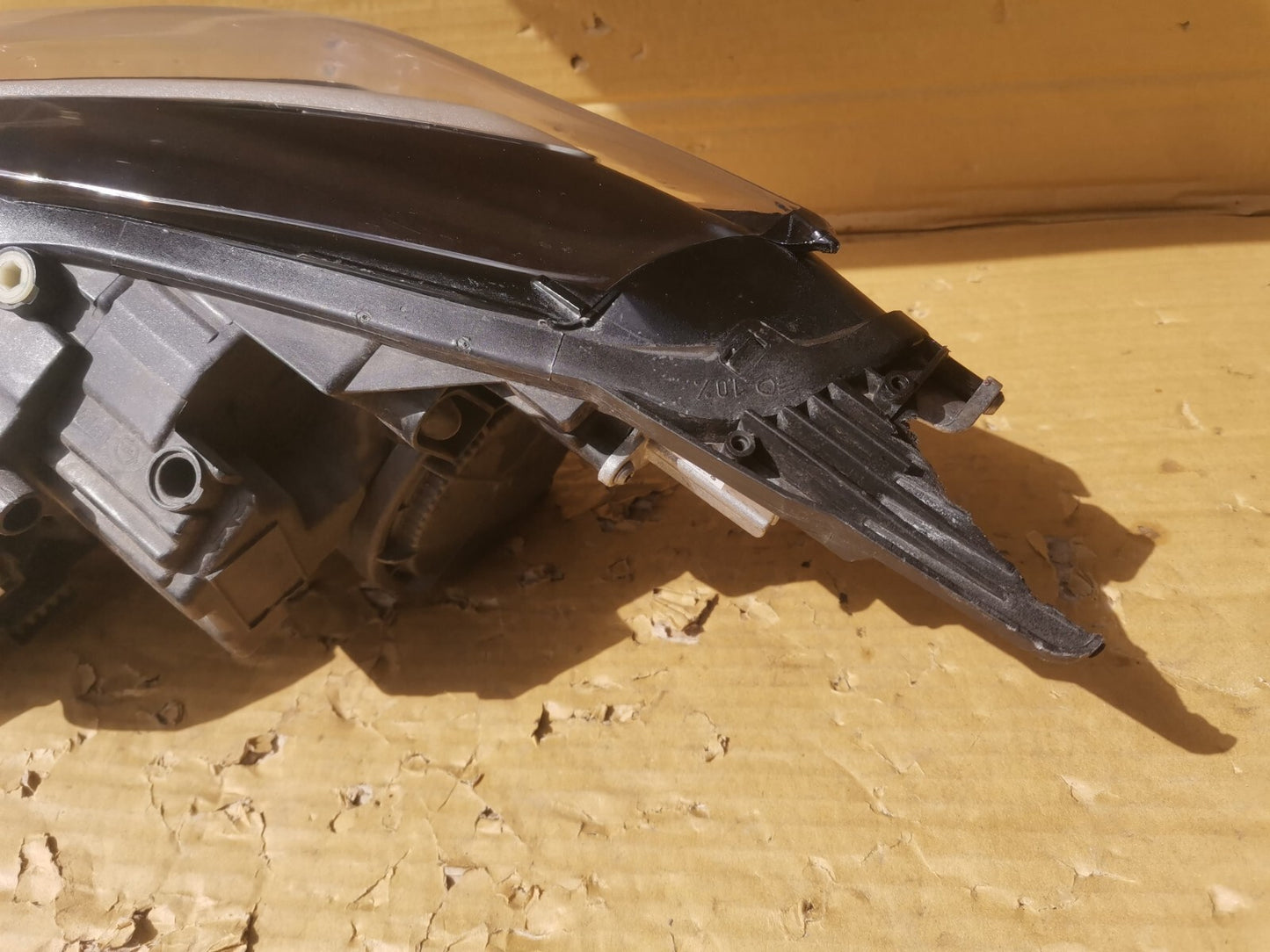 VAUXHALL CROSSLAND 2017-2021 DRIVER SIDE LED HEADLIGHT 39153541 vxcx44