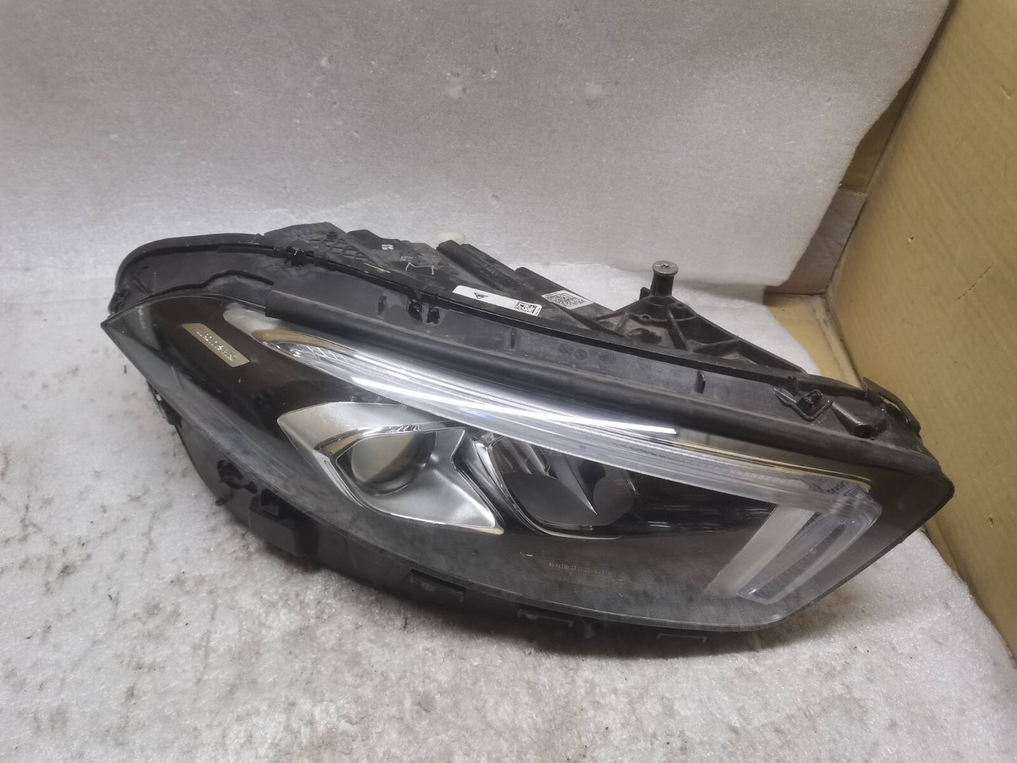 MERCEDES A-CLASS W177 2018 ONWARDS LED HEADLIGHT RH DRIVER SIDE A1779065801 m67