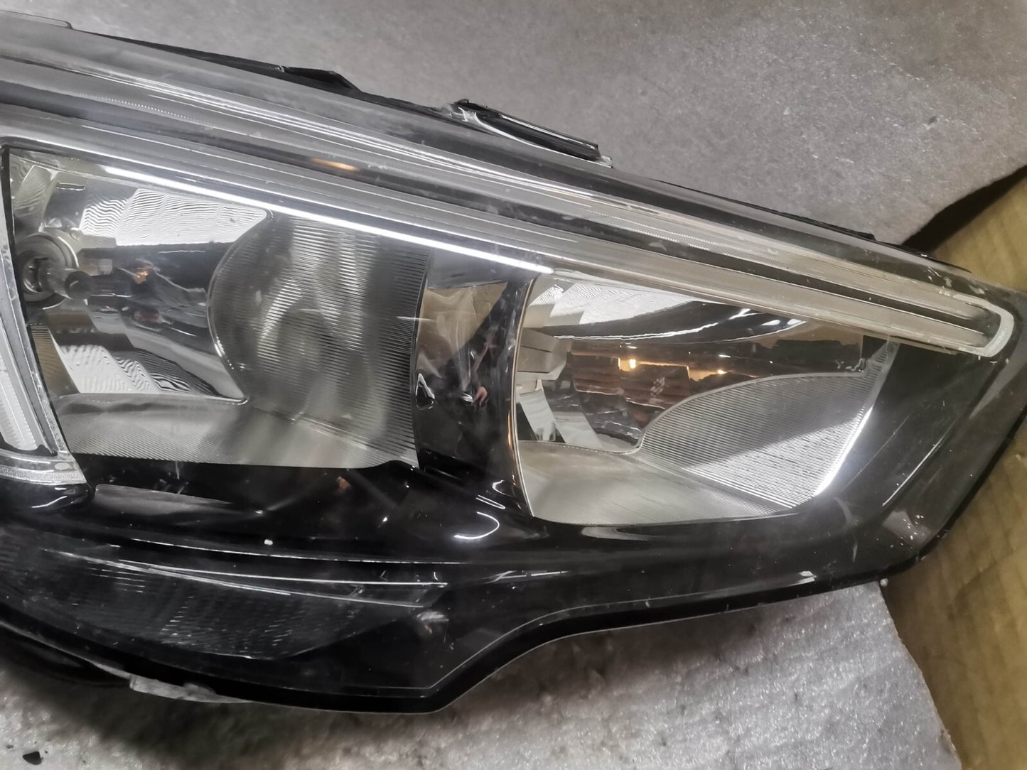 VAUXHALL CROSSLAND X 2017-2021 DRIVER SIDE HALOGEN HEADLIGHT 13467970 vxcr69