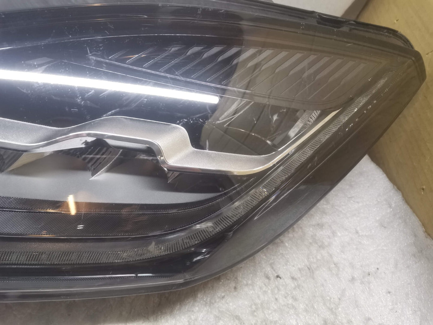 GENUINE JAGUAR E PACE X540 LEFT HEADLIGHT RHD 2017-2020 M9C313W030AB jlr35