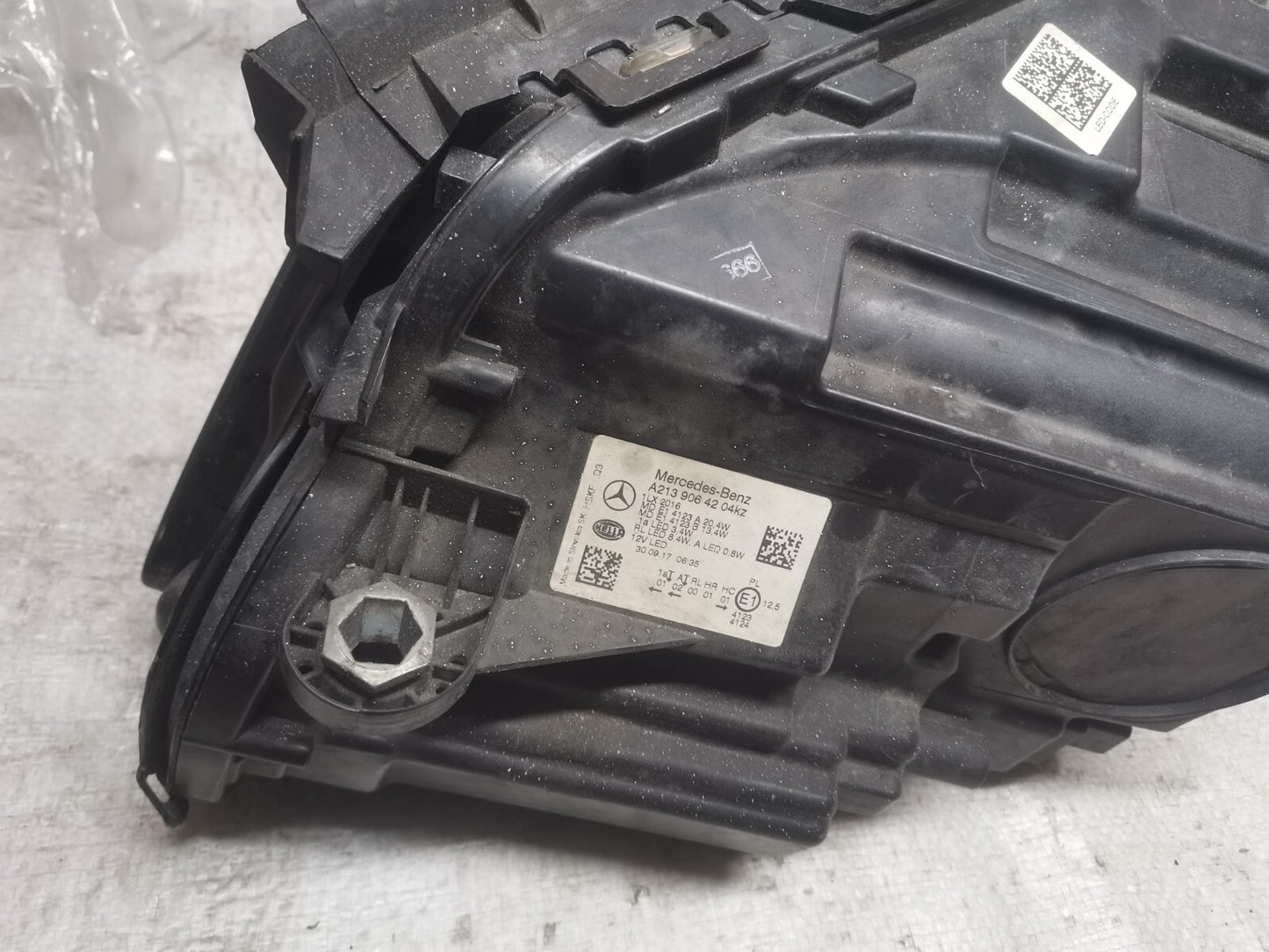 MERCEDES E CLASS 2016-2020 DRIVER SIDE LED XENON HEADLIGHT A2139064204