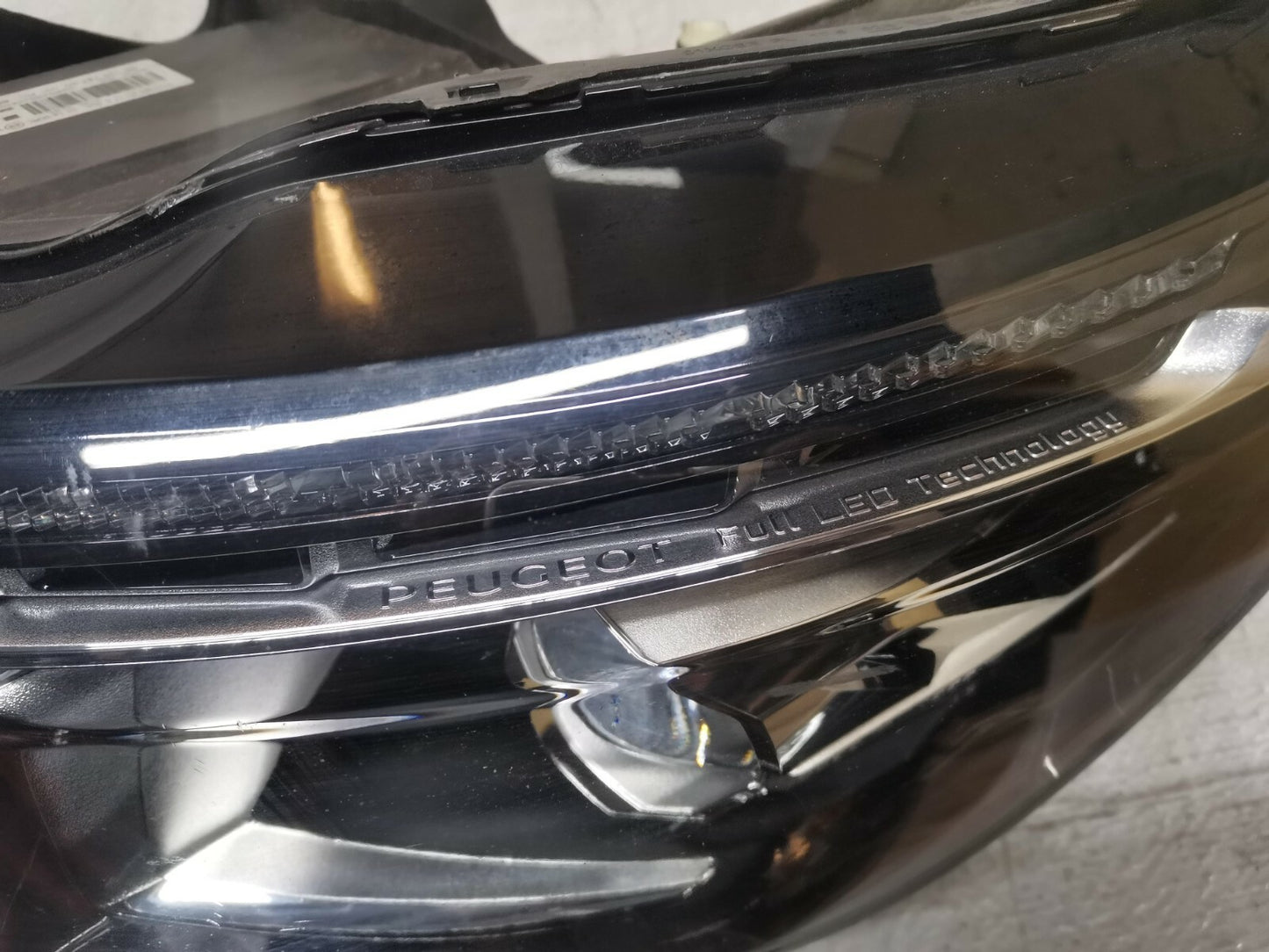 Peugeot 3008 2017-20 Left NEARSIDE headlamp Headlight 89909537 9810478780 psa3