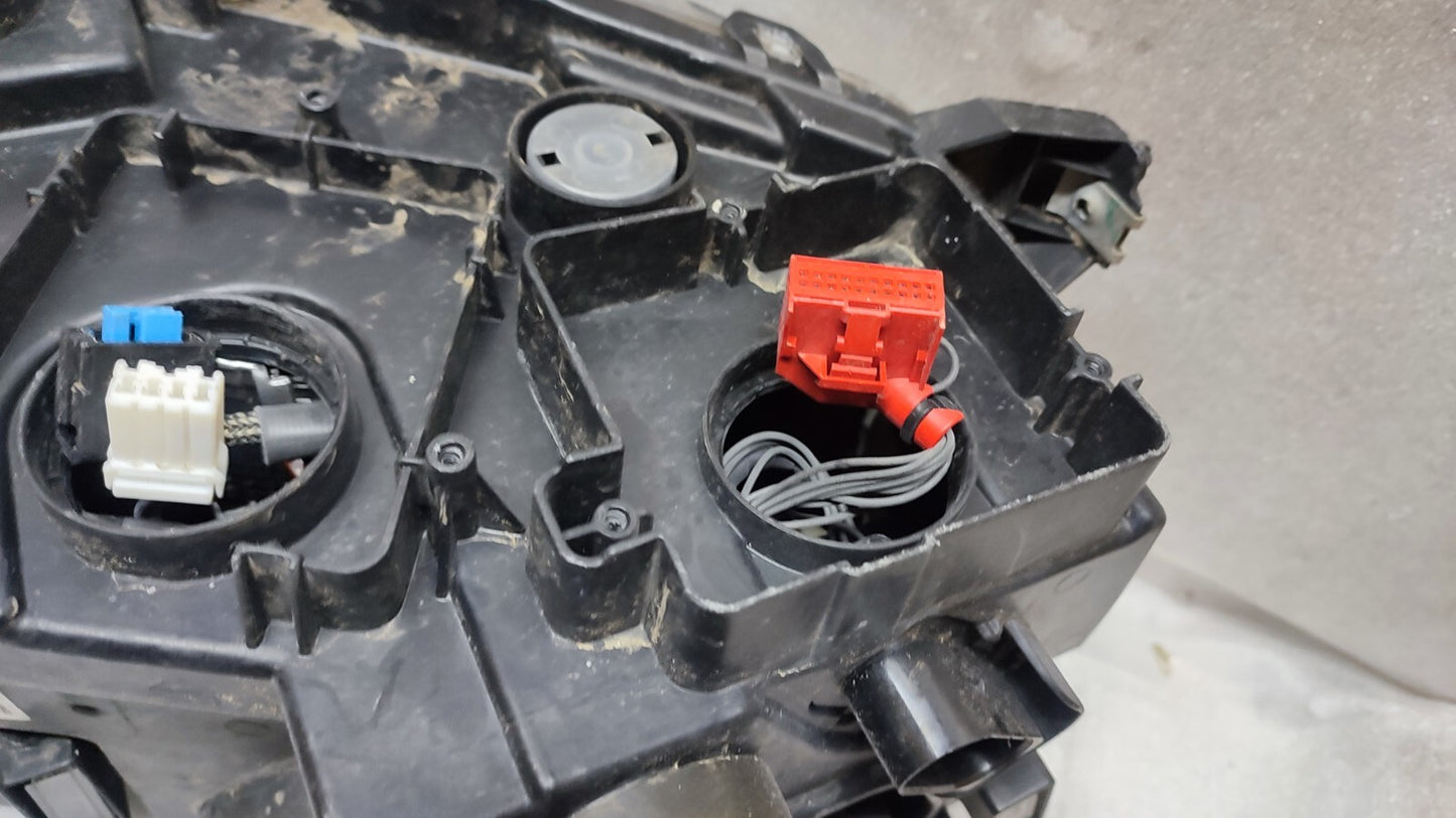 VOLKSWAGEN AMAROK GENUINE LEFT LED XENON HEADLIGHT 2017-2022 2H4941031B vwam119