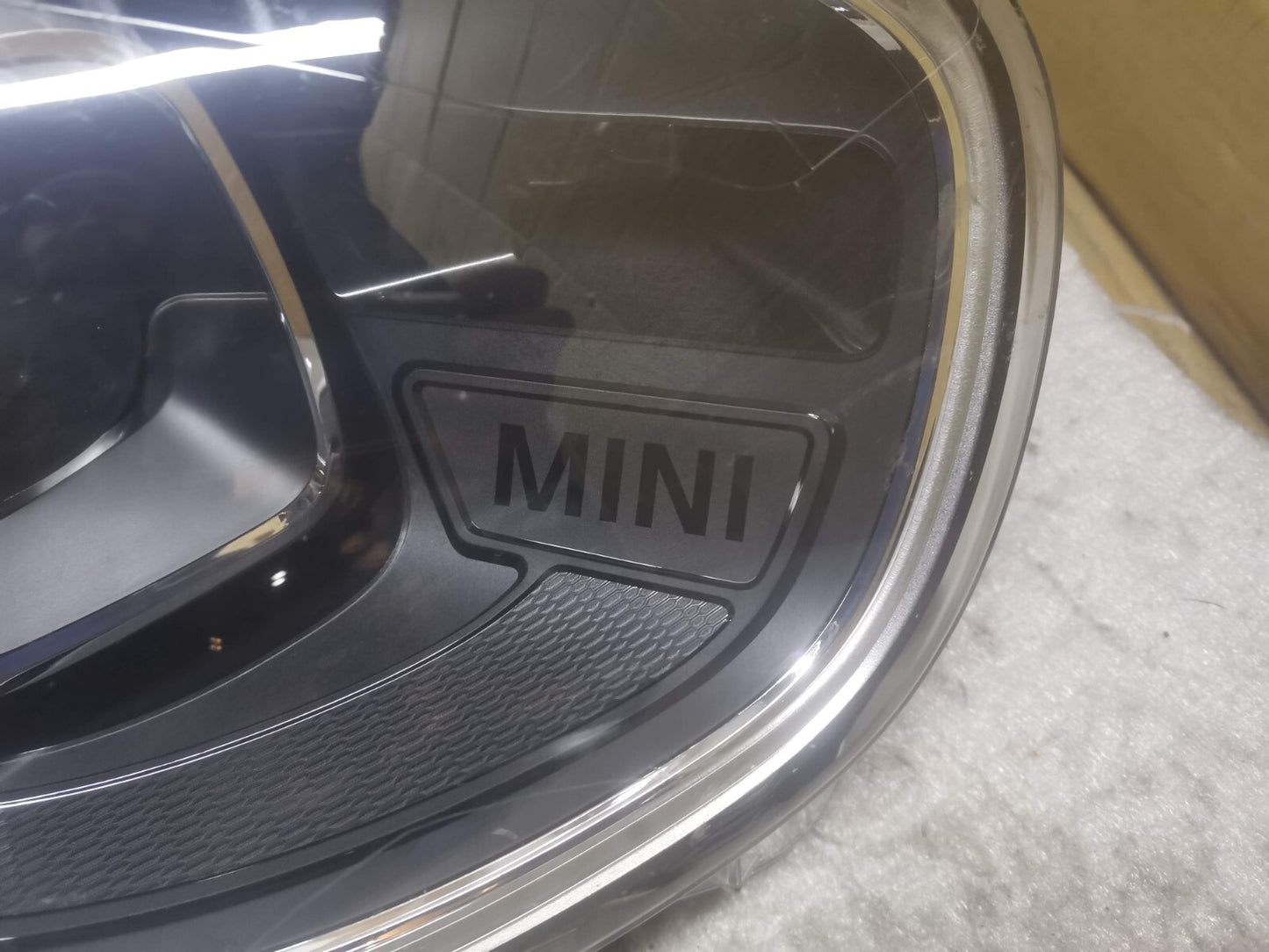 MINI F60 LCI Countryman Front Right Side LED Headlight Genuine 5A1EC08 bm6073