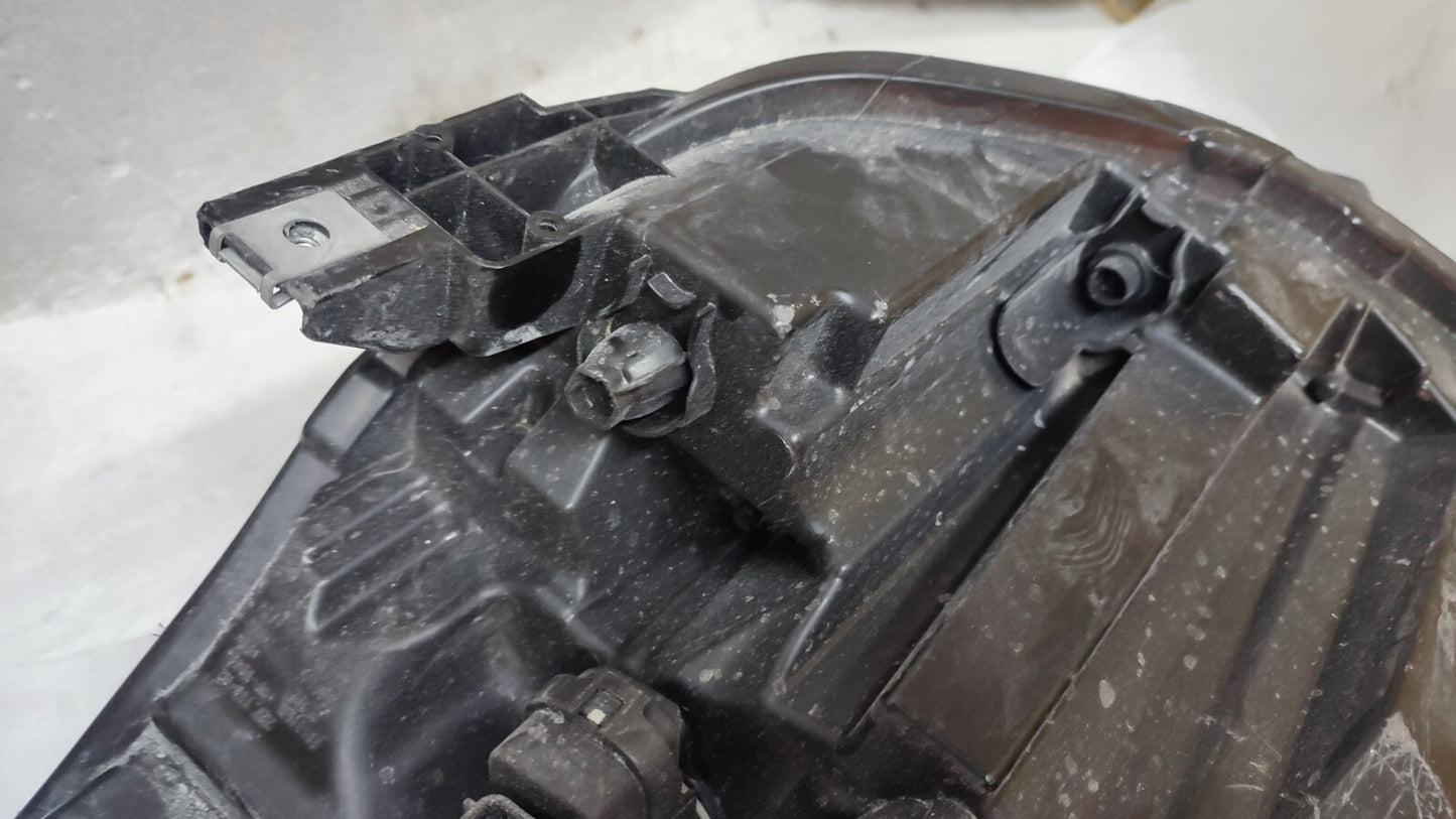 RENAULT CAPTUR HEADLAMP LED RIGHT DRIVER SIDE 260100119R MK2 2019-24 ren35