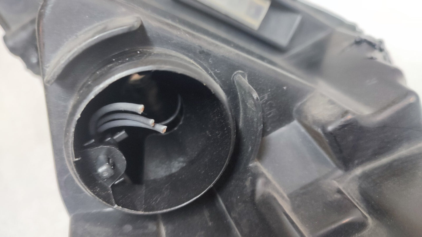 VOLKSWAGEN PASSAT FRONT HEADLIGHT LEFT PASSENGER SIDE HALOGEN B8 3G2941005B v178