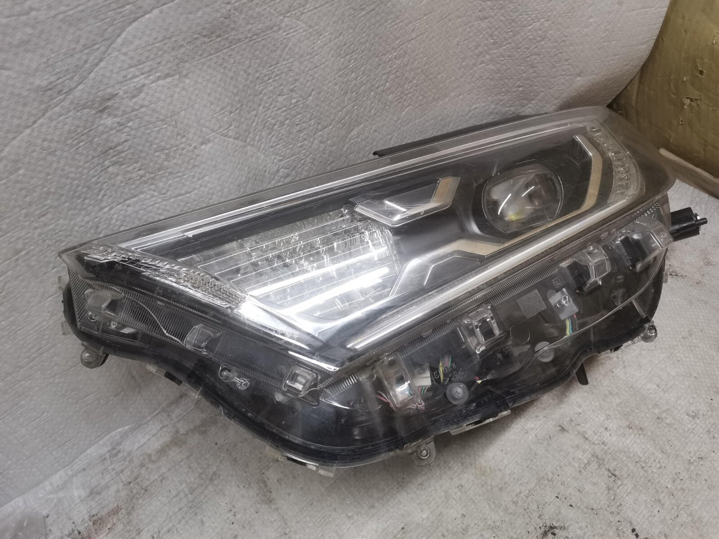 Toyota RAV4 Headlight Left LED Projector Lens 19+ Passenger Near Side tor411