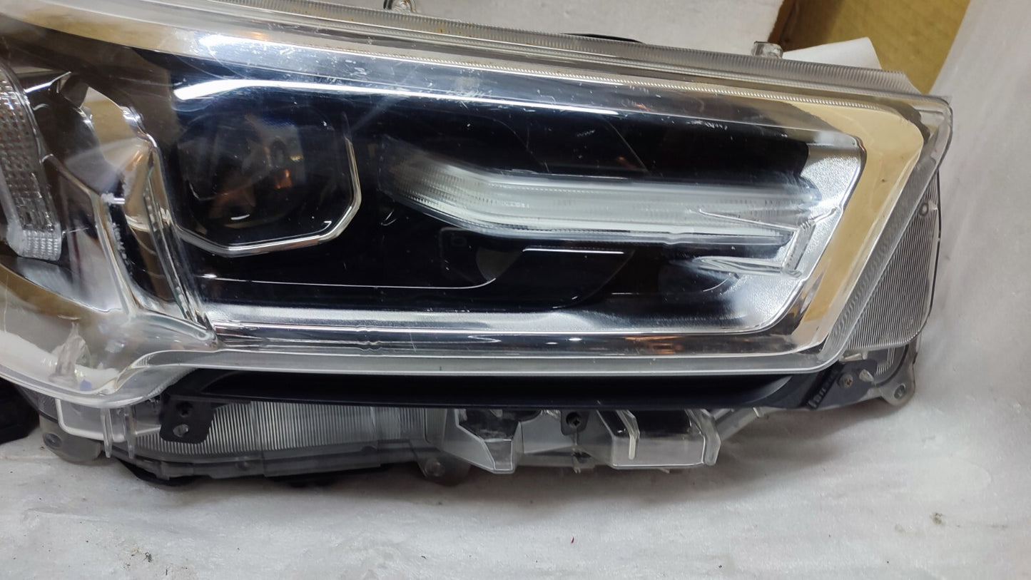 GENUINE TOYOTA HILUX HEADLIGHT DRIVERS RIGHT MK8 2022 81150-YP141 to50