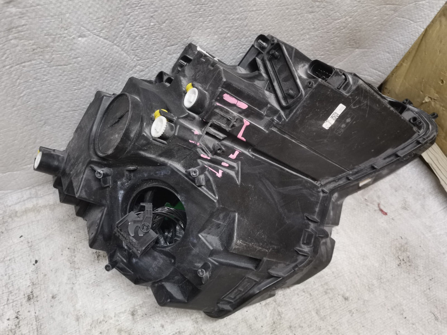 SKODA KAROQ Front Left Headlight 57C941015C skkq36