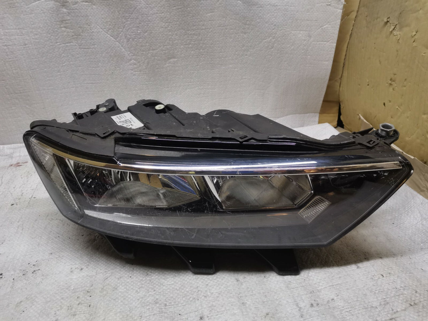 Volkswagen T-ROC Headlight Drivers Side Offside 2GA941006C VWTR46