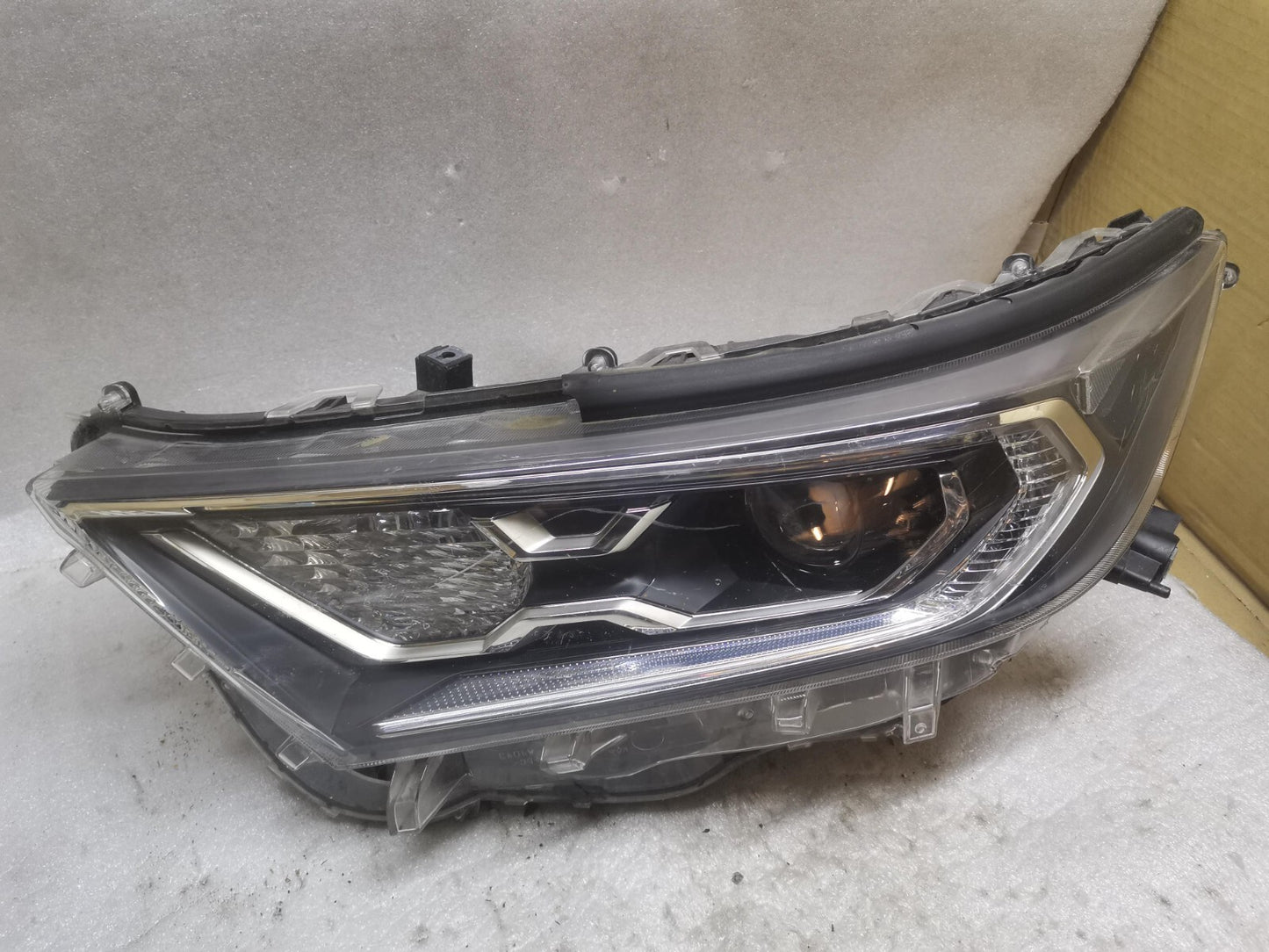 Toyota RAV4 Headlight Left LED Projector Lens 19+ Passenger Near Side tor416