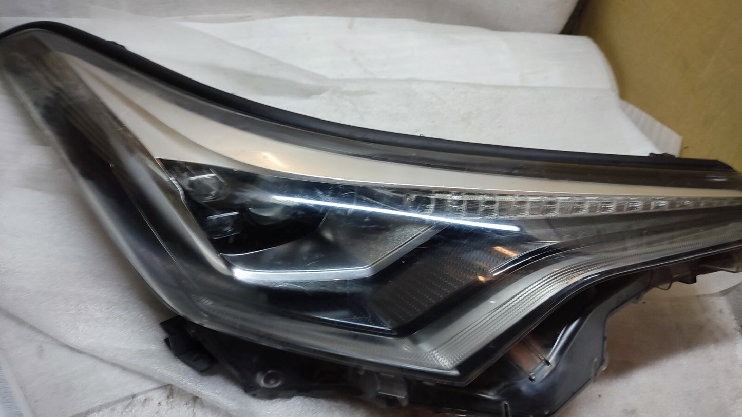 TOYOTA C-HR CHR DRIVER SIDE RIGHT LED HEADLIGHT 81110-F4051-00 TO44
