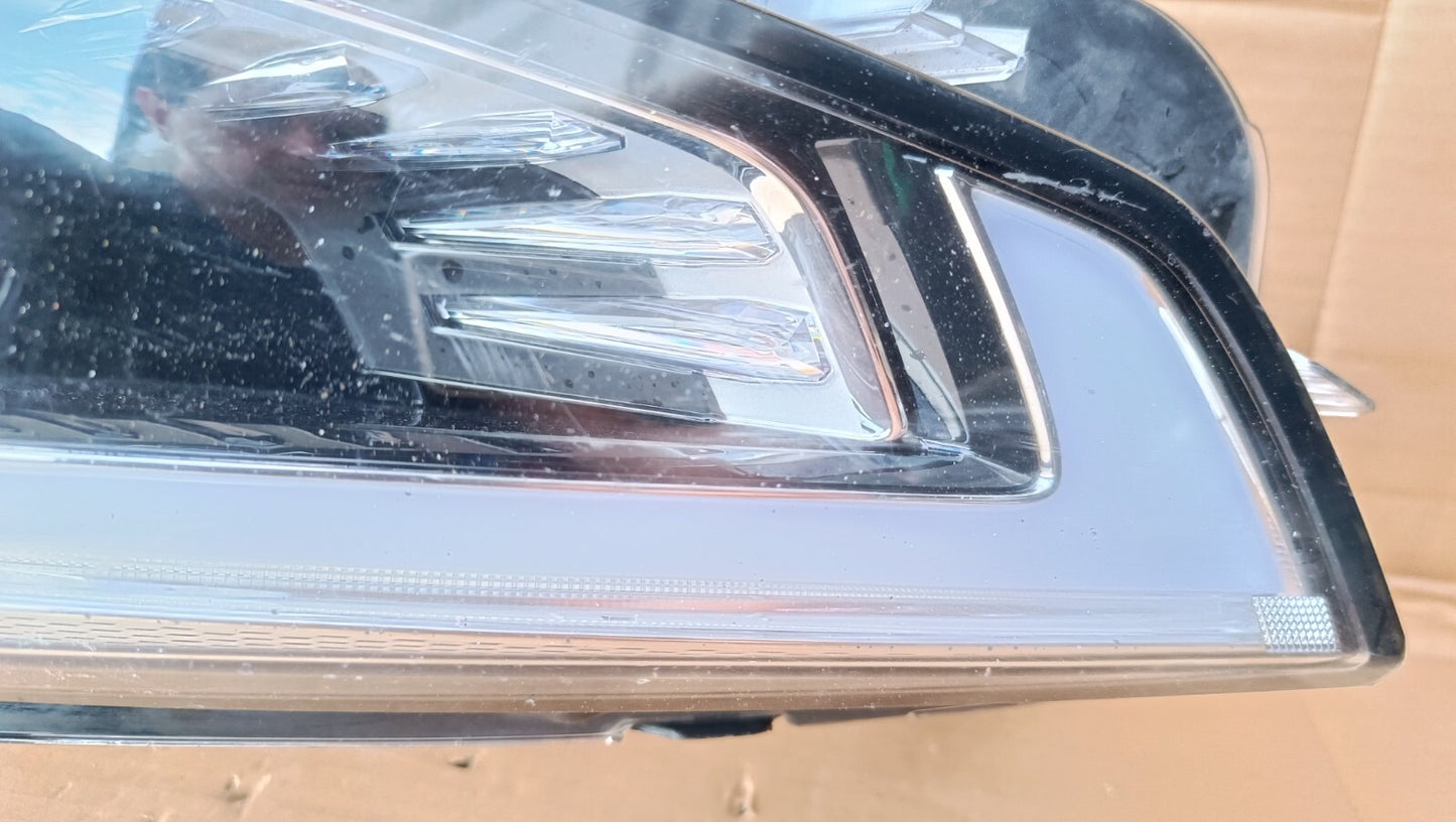 MG ZS 2021 ONWARDS  NEAR SIDE PASSENGERS SIDE FRONT LED HEADLIGHT 10905795 mg33