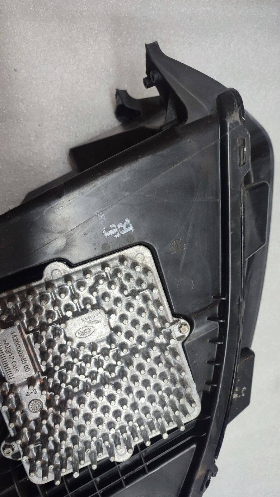 JAGUAR I PACE X590 PASSENGER SIDE LED HEADLIGHT J9D3-13W030-DC  jlr61