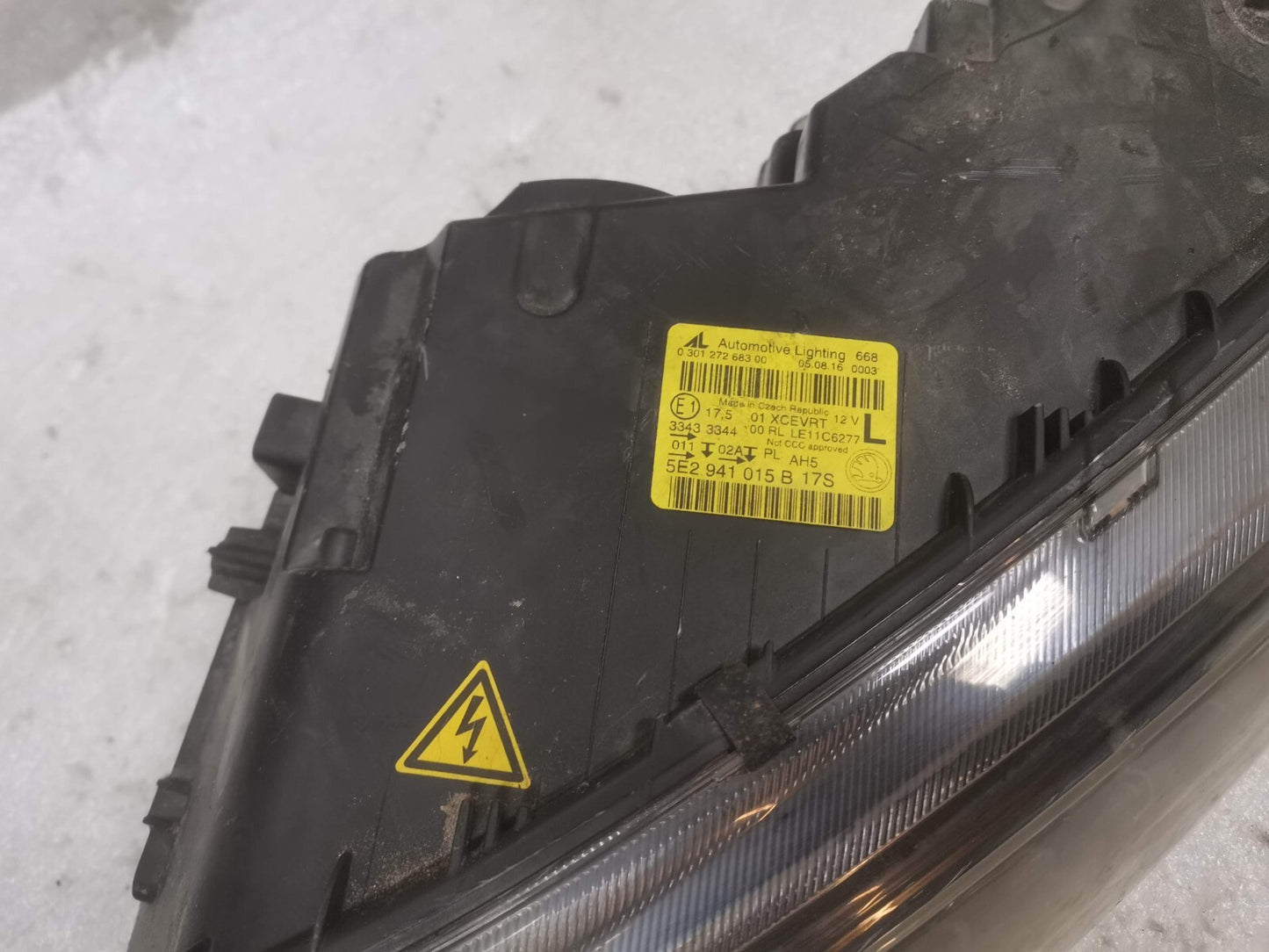 SKODA OCTAVIA 2013 - 2017 XENON PASSENGERSIDE HEADLIGHT 5E2941015B skoc67