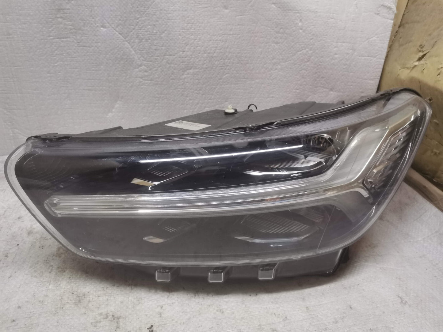VOLVO XC40 2021 NSF PASSENGER SIDE FRONT HEADLIGHT HEADLAMP 31655984 vo4020