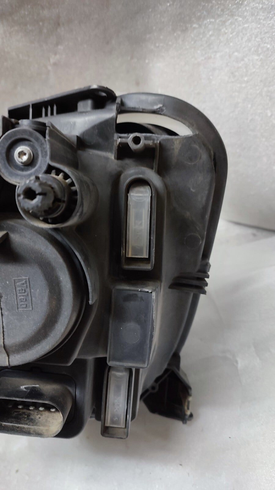 VOLKSWAGEN AMAROK FRONT RIGHT HEADLIGHT RHD HEADLAMP 2011-2016 2H2941016H VW159