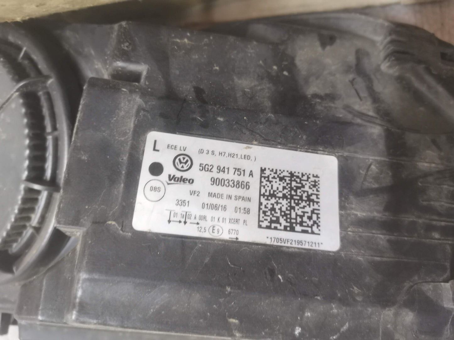 VOLKSWAGEN GOLF 2013-2018 MK7 PASSENGER SIDE XENON HEADLIGHT vwgo80